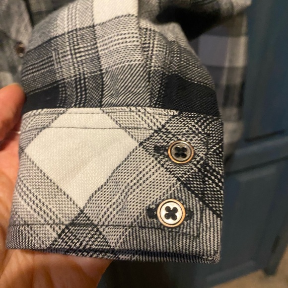 Athleta plaid flannel - Picture 5 of 13